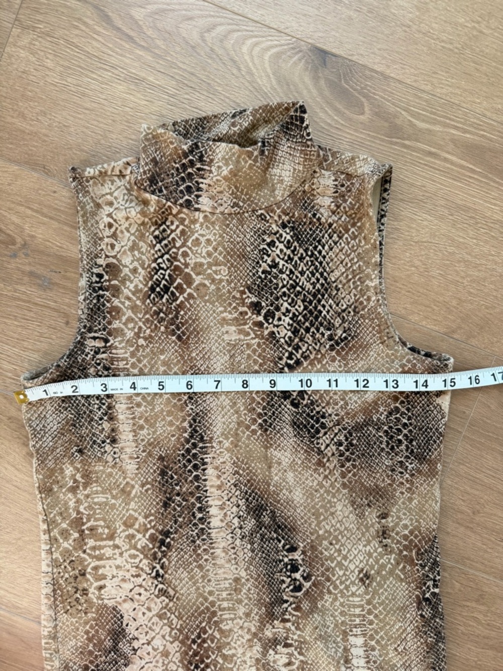 Ralph Lauren Brown Snake-Print Sleeveless Mock Neck Shell - Picture 3 of 4